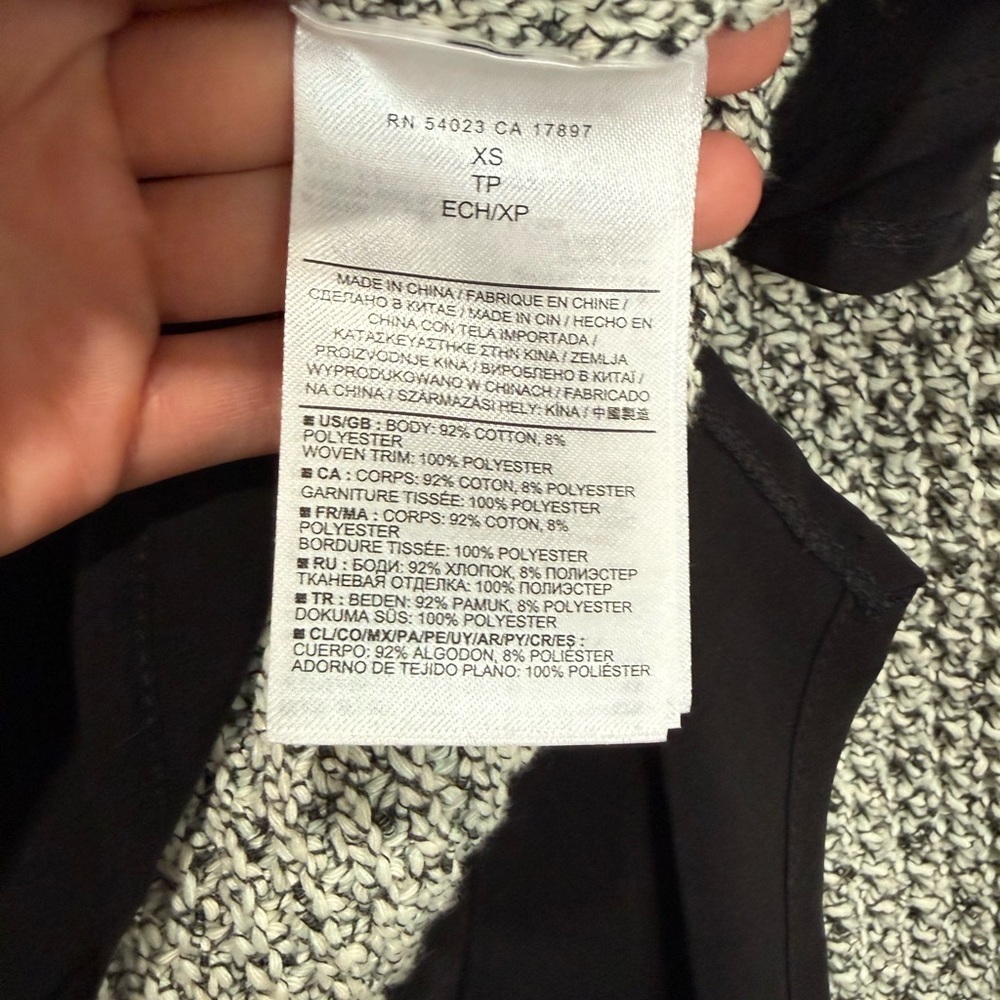 Banana Republic Sweater - Picture 4 of 4